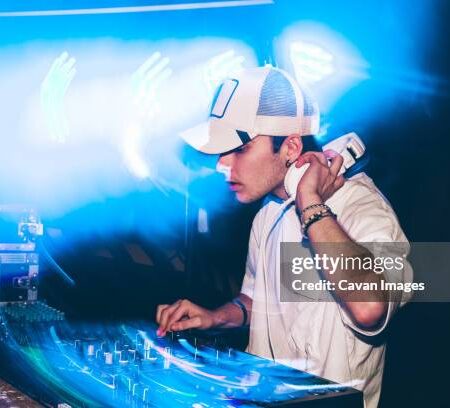 DJ