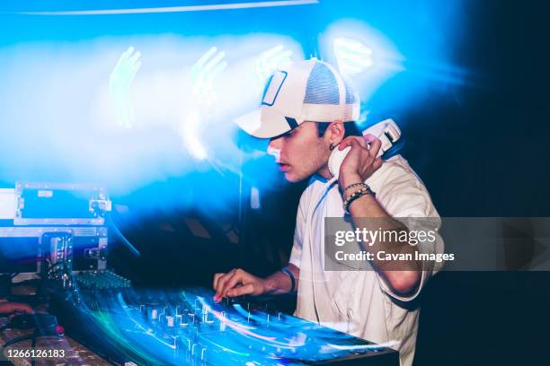DJ