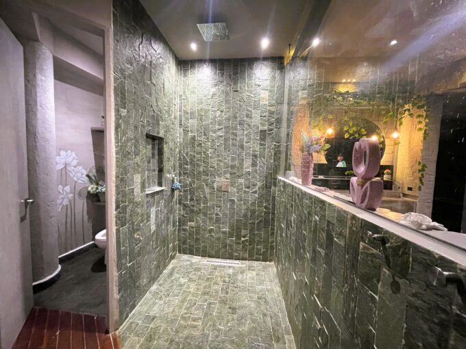 Lake Suite - Image 9
