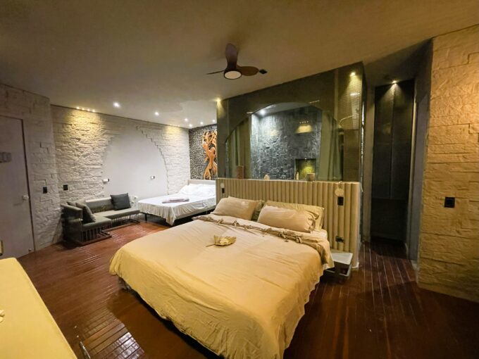 Standard Suite - Image 5