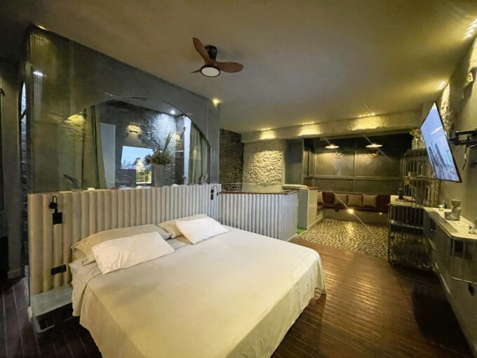 Corner Suite Balcony - Image 8