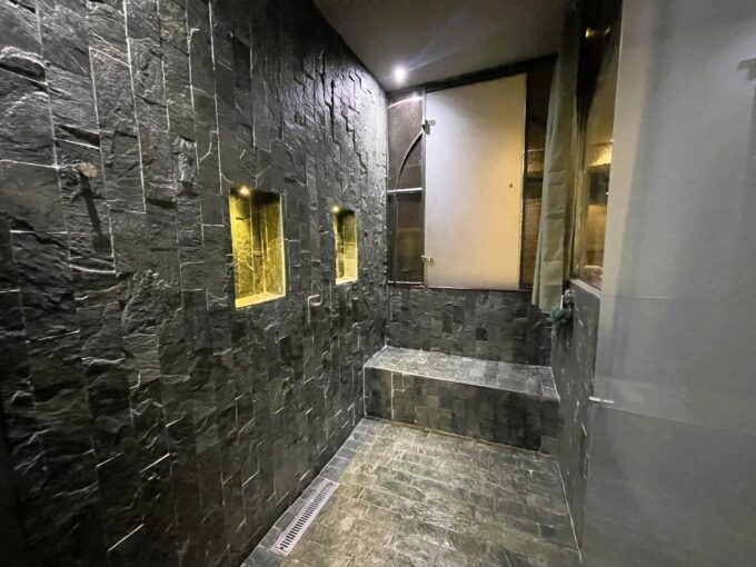 Corner Suite Balcony - Image 11